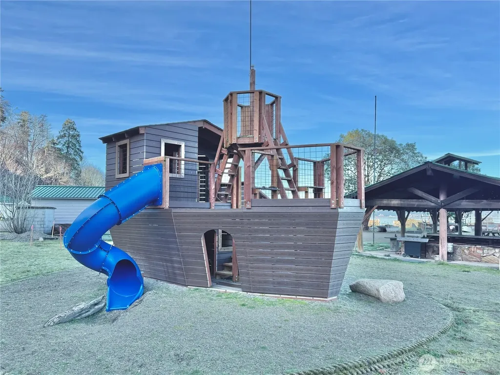 33 Beach Way Hat Island WA 98206