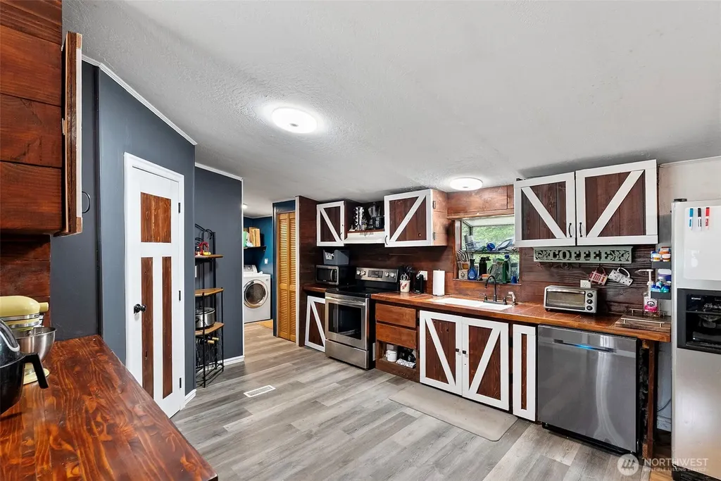 9390 Phillips Road SE Port Orchard WA 98367