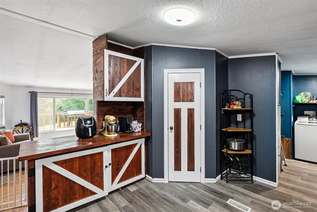 9390 Phillips Road SE Port Orchard WA 98367