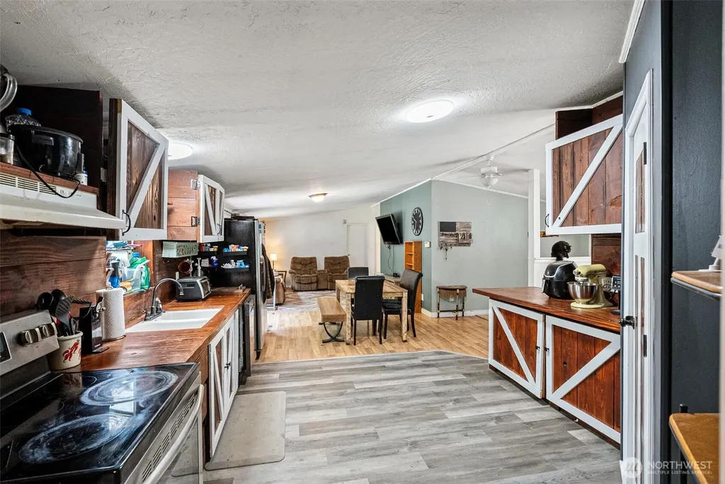 9390 Phillips Road SE Port Orchard WA 98367