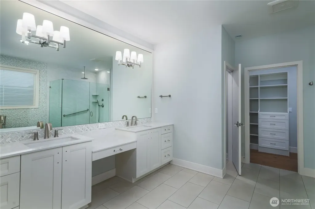 2215 Skyline Way Anacortes WA 88221