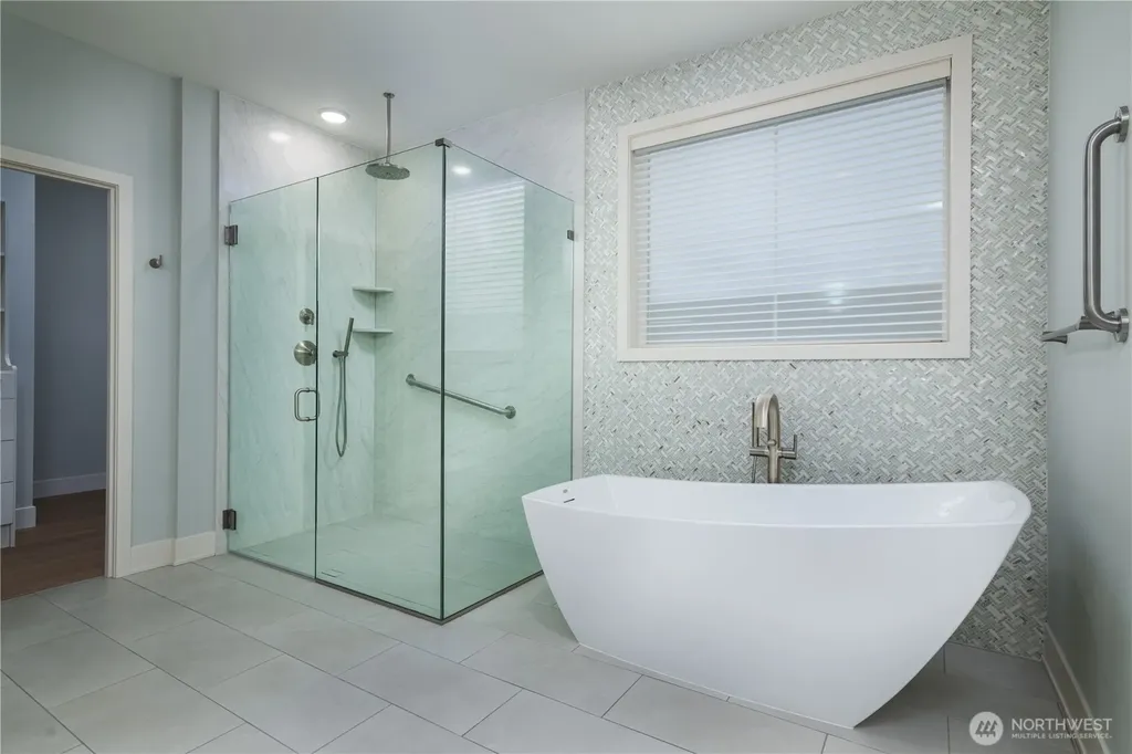 2215 Skyline Way Anacortes WA 88221