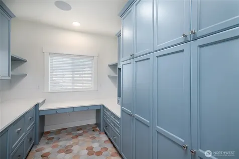 2215 Skyline Way Anacortes WA 88221