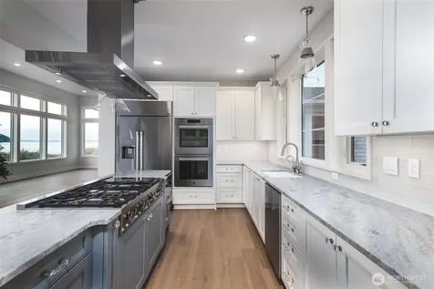 2215 Skyline Way Anacortes WA 88221