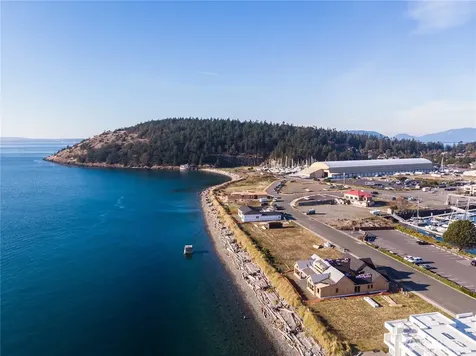 2215 Skyline Way Anacortes WA 88221