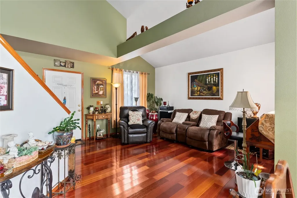 409 Kensington Ave NW Orting WA 98360