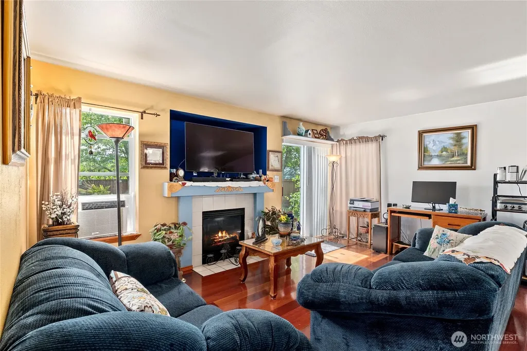 409 Kensington Ave NW Orting WA 98360