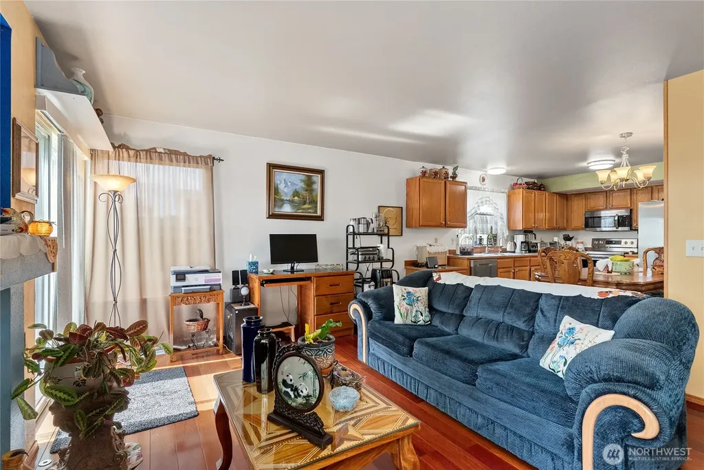 409 Kensington Ave NW Orting WA 98360