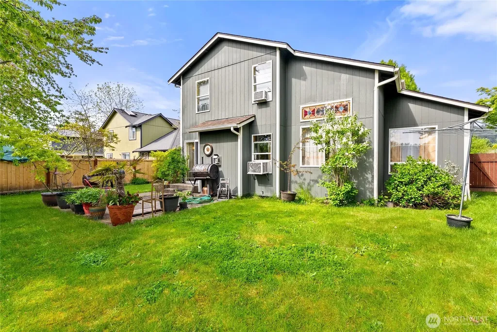 409 Kensington Ave NW Orting WA 98360