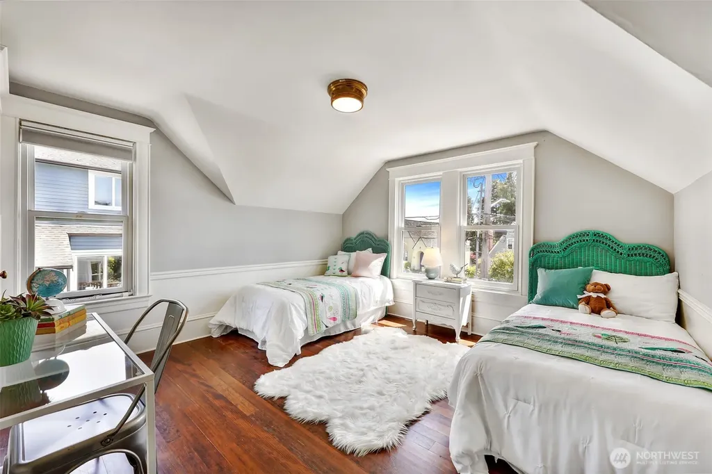 520 NE 82nd Street Seattle WA 98115