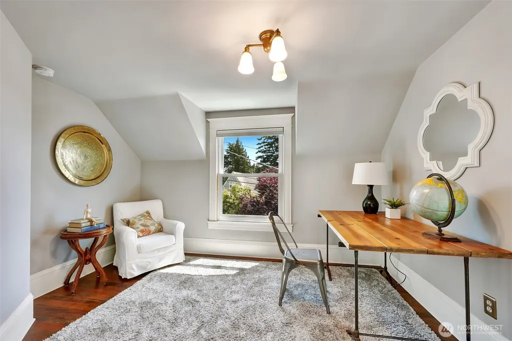 520 NE 82nd Street Seattle WA 98115