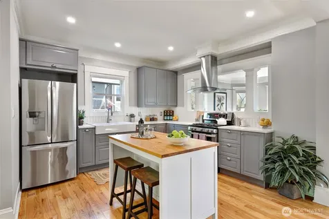 520 NE 82nd Street Seattle WA 98115