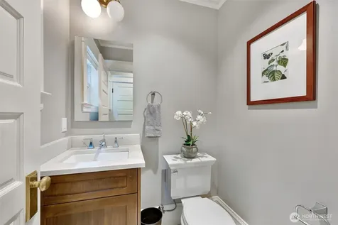 520 NE 82nd Street Seattle WA 98115