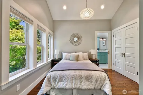 520 NE 82nd Street Seattle WA 98115