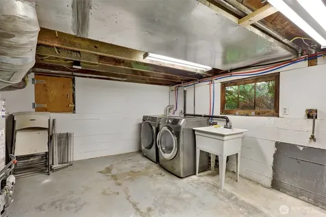 520 NE 82nd Street Seattle WA 98115