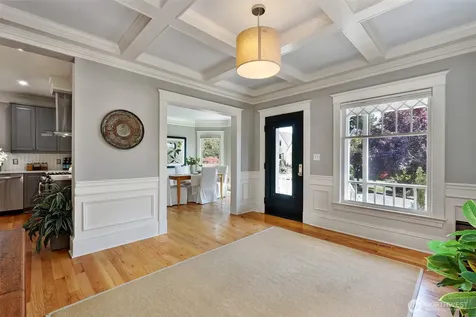 520 NE 82nd Street Seattle WA 98115