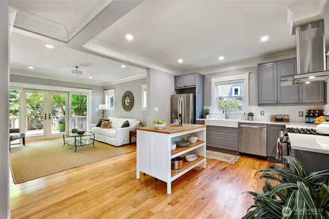 520 NE 82nd Street Seattle WA 98115