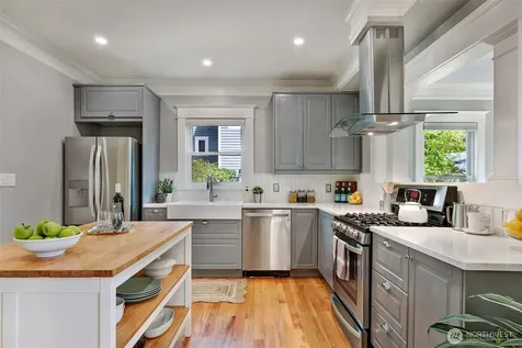 520 NE 82nd Street Seattle WA 98115