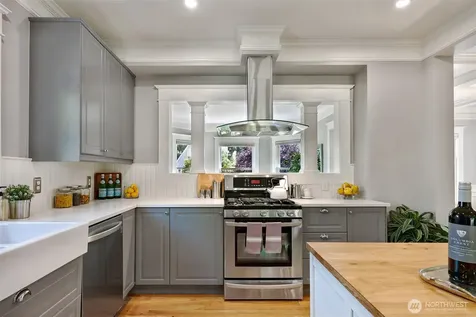520 NE 82nd Street Seattle WA 98115