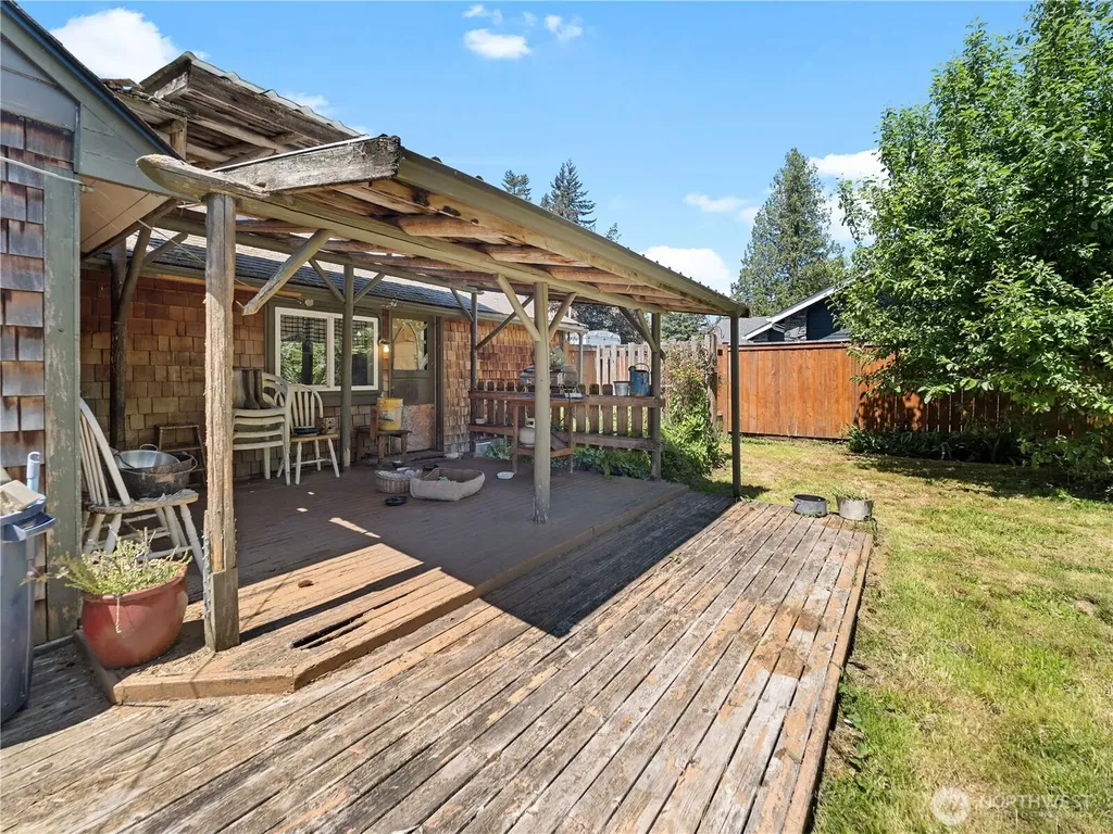 1875 Loraine Street Enumclaw WA 98022