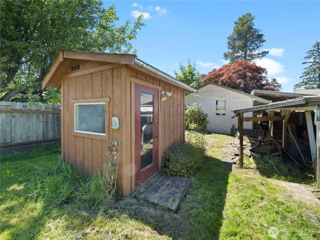 1875 Loraine Street Enumclaw WA 98022