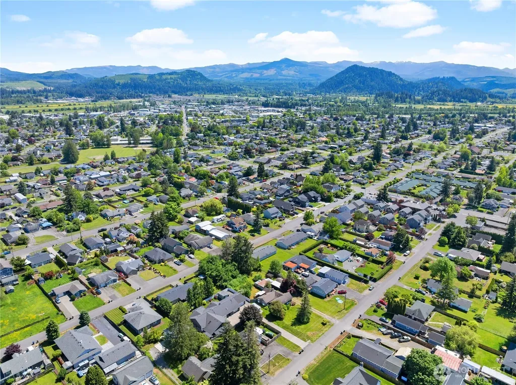 1875 Loraine Street Enumclaw WA 98022