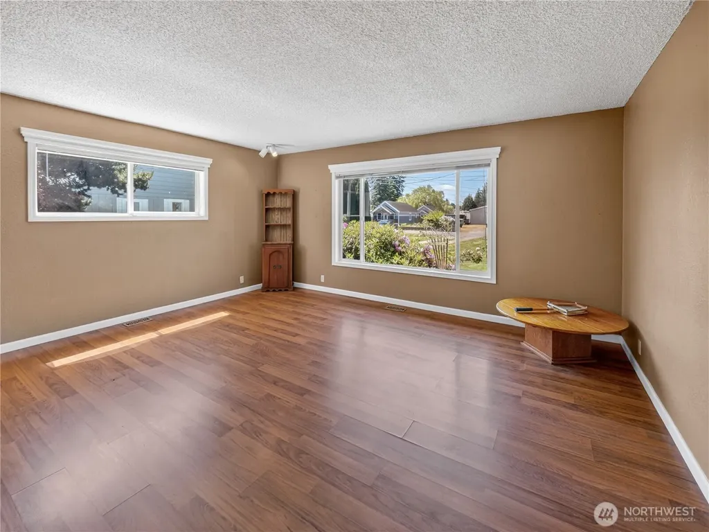 1875 Loraine Street Enumclaw WA 98022