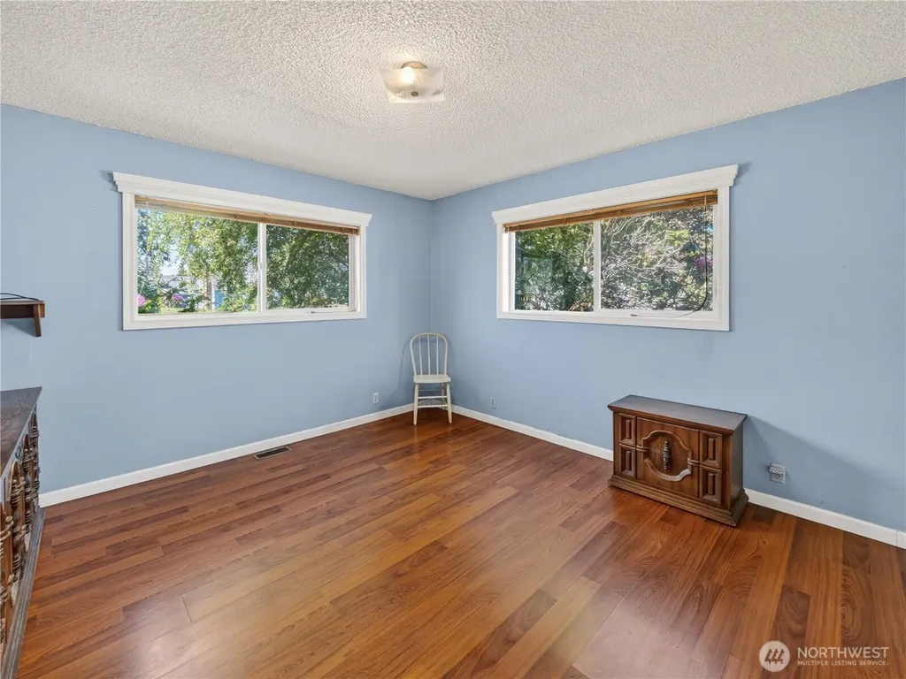 1875 Loraine Street Enumclaw WA 98022