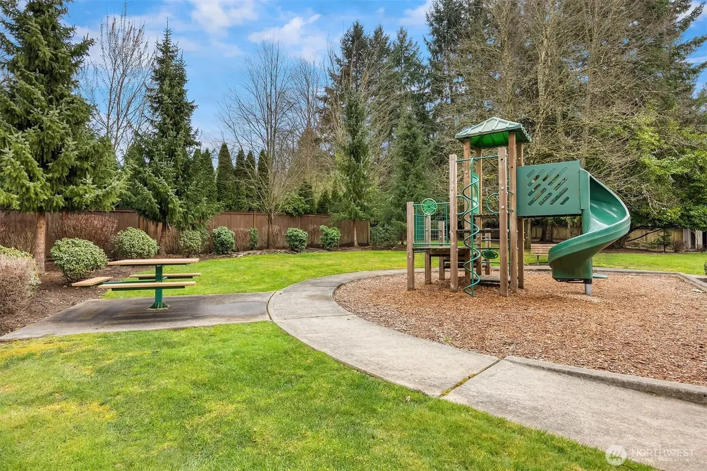 11496 158th Avenue NE Redmond WA 98052