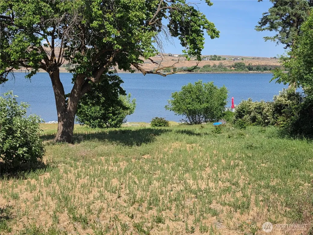 318 Lakeshore Drive Soap Lake WA 98851