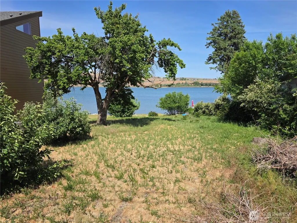 318 Lakeshore Drive Soap Lake WA 98851