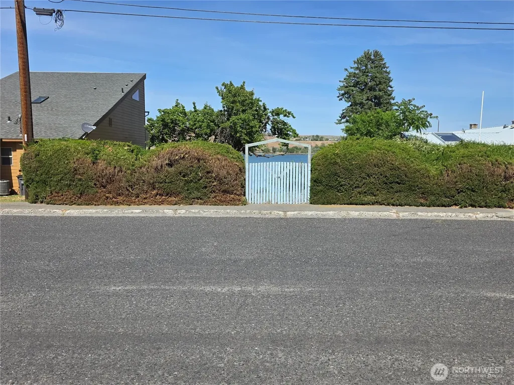 318 Lakeshore Drive Soap Lake WA 98851