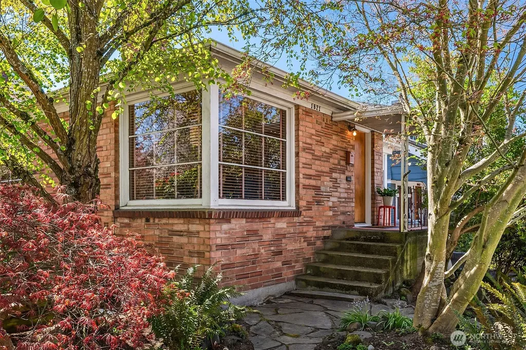 1821 N 47th Street Seattle WA 98103