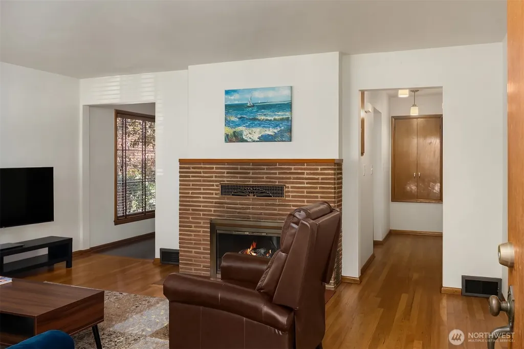 1821 N 47th Street Seattle WA 98103