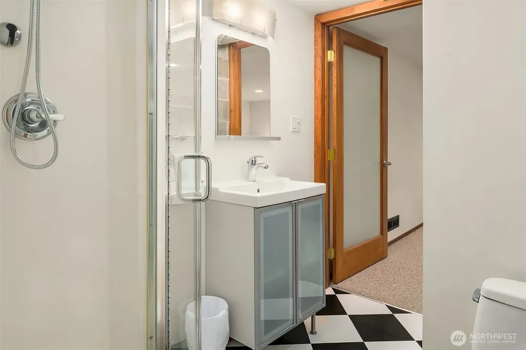 1821 N 47th Street Seattle WA 98103