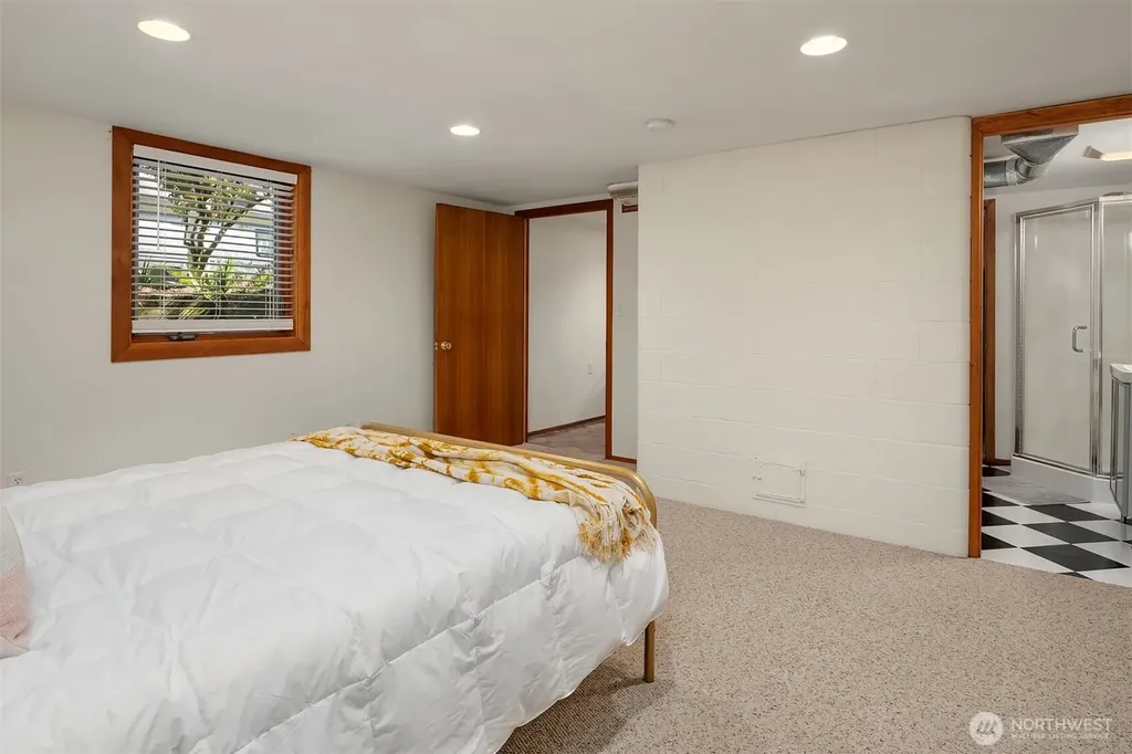 1821 N 47th Street Seattle WA 98103
