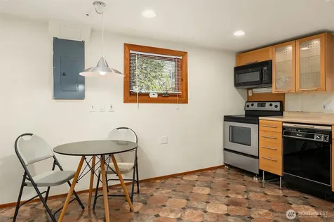 1821 N 47th Street Seattle WA 98103