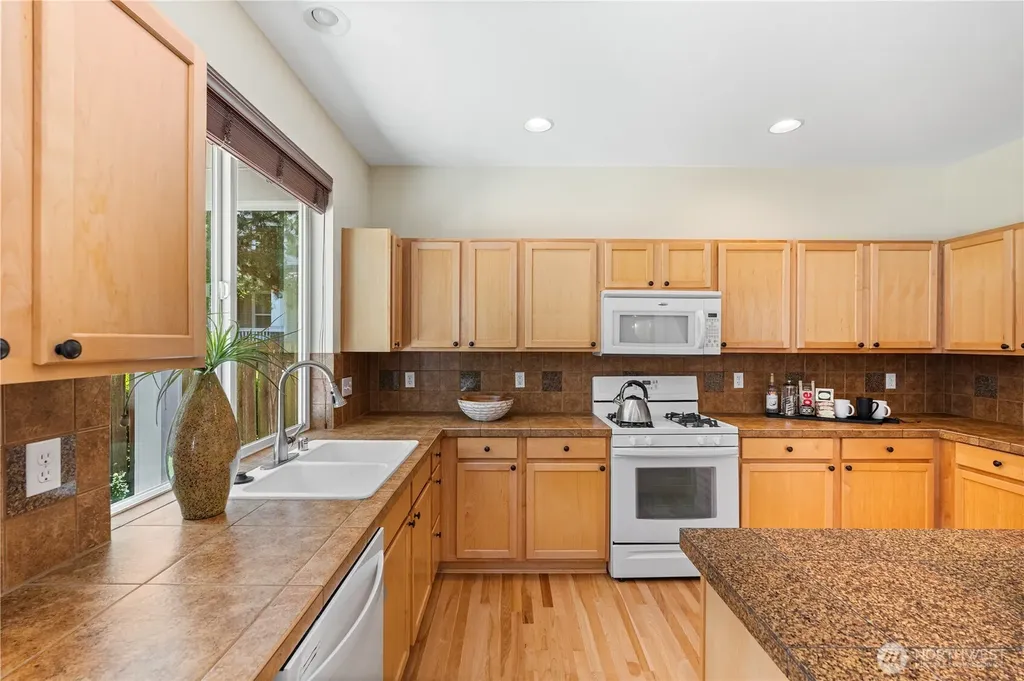 5930 Elizabeth Avenue SE Auburn WA 98092