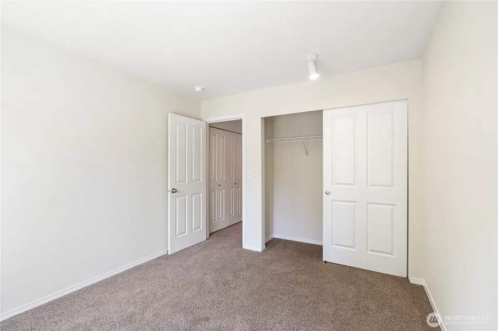 5930 Elizabeth Avenue SE Auburn WA 98092