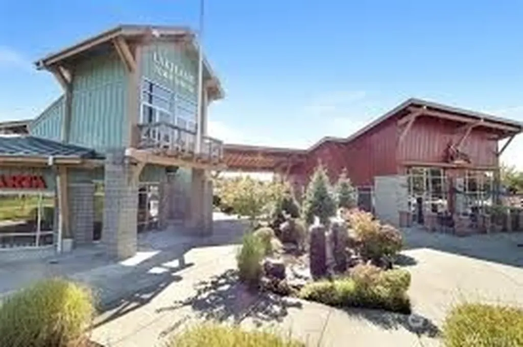 5930 Elizabeth Avenue SE Auburn WA 98092
