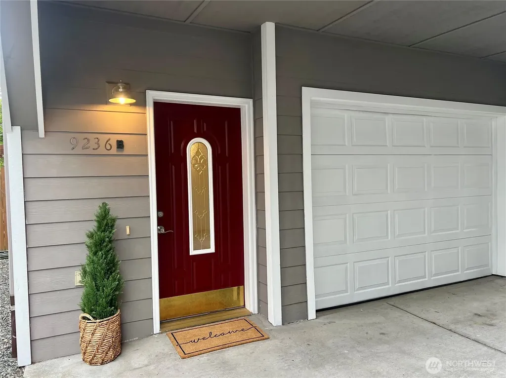 9236 Interlake Avenue N Seattle WA 98103