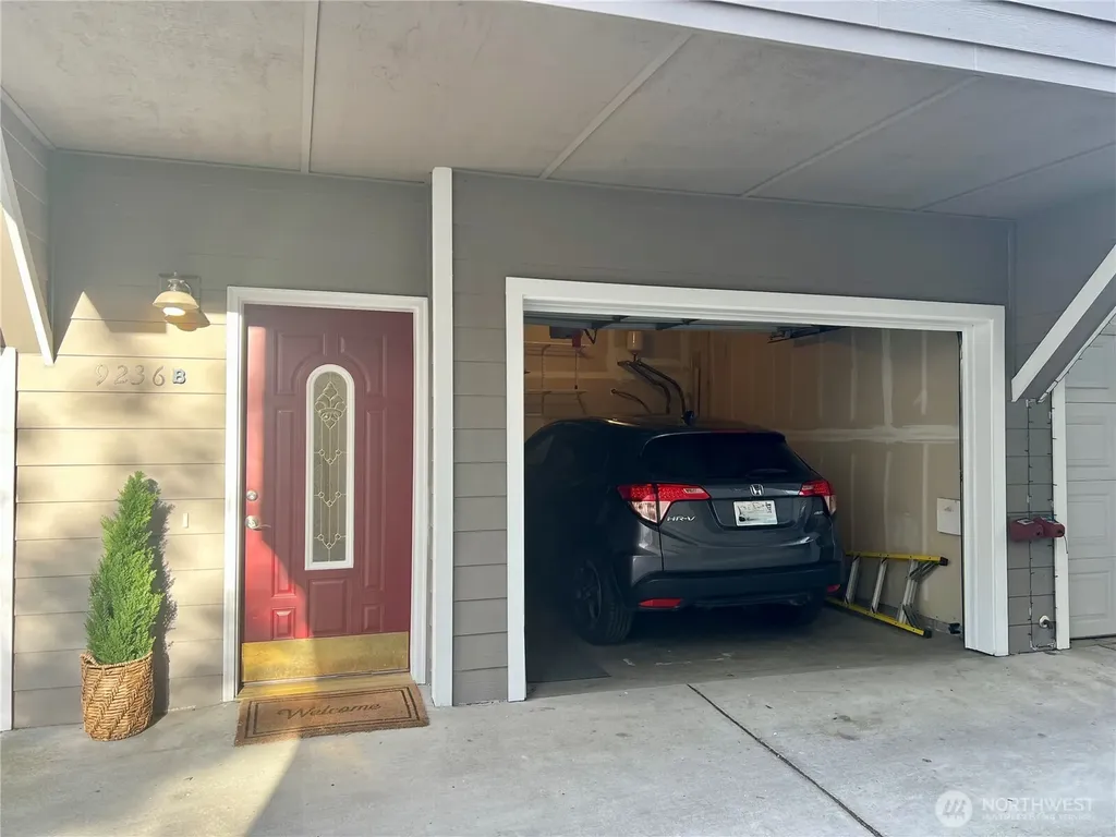 9236 Interlake Avenue N Seattle WA 98103