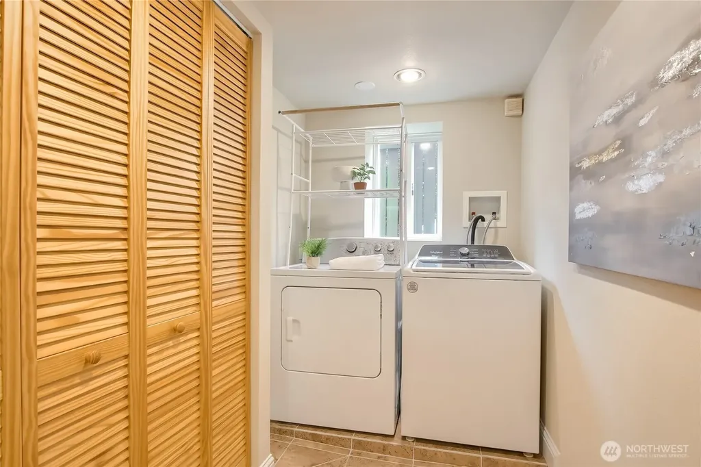 7534 12th Avenue SW Seattle WA 98106