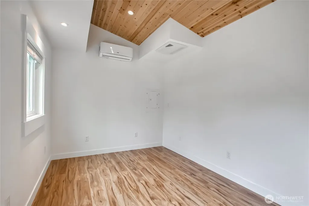 7534 12th Avenue SW Seattle WA 98106