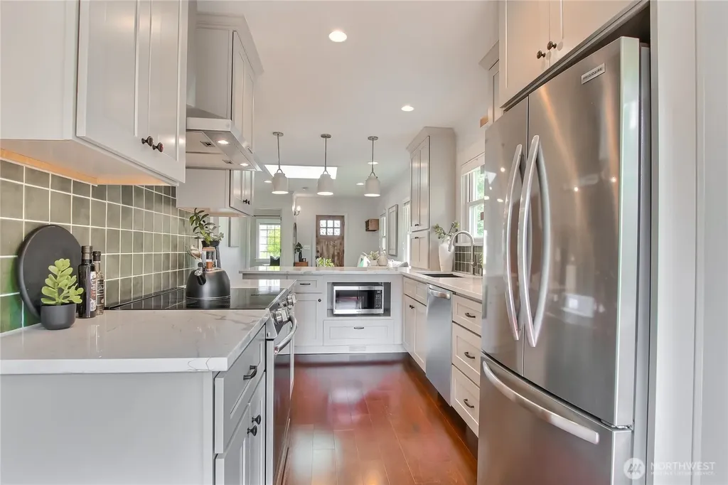 7534 12th Avenue SW Seattle WA 98106