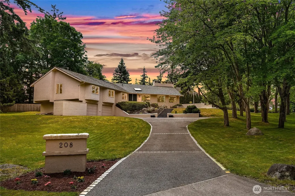 208 Hawthorn Road Bellingham WA 98225