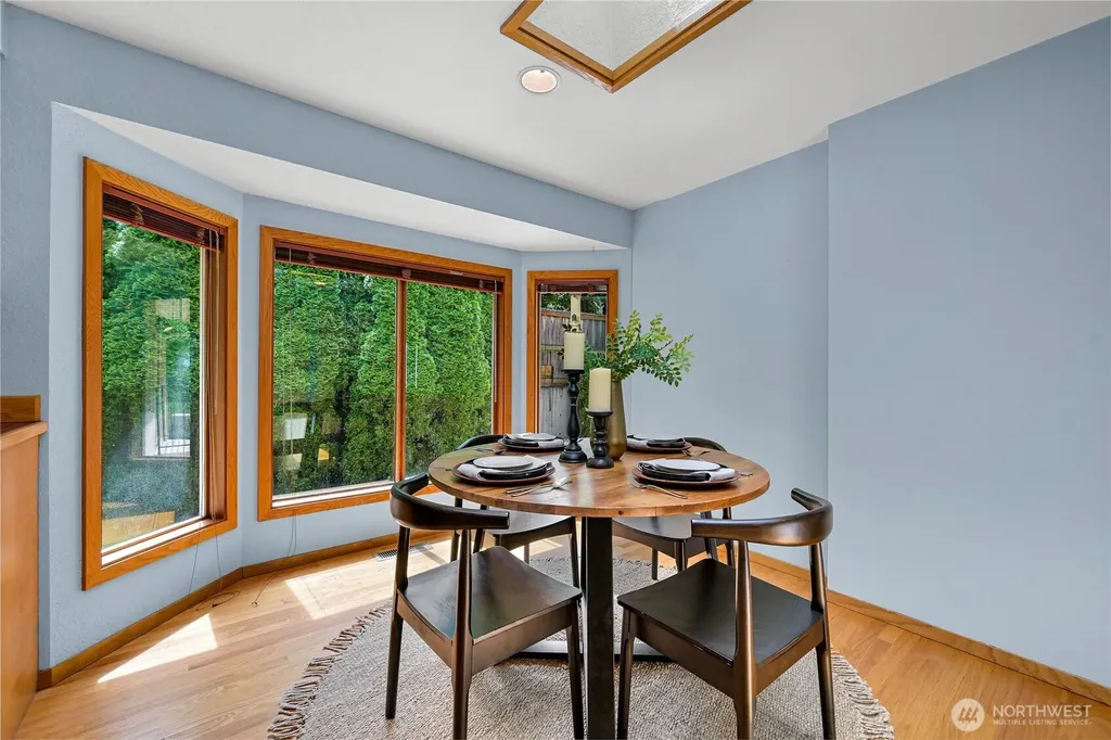 208 Hawthorn Road Bellingham WA 98225