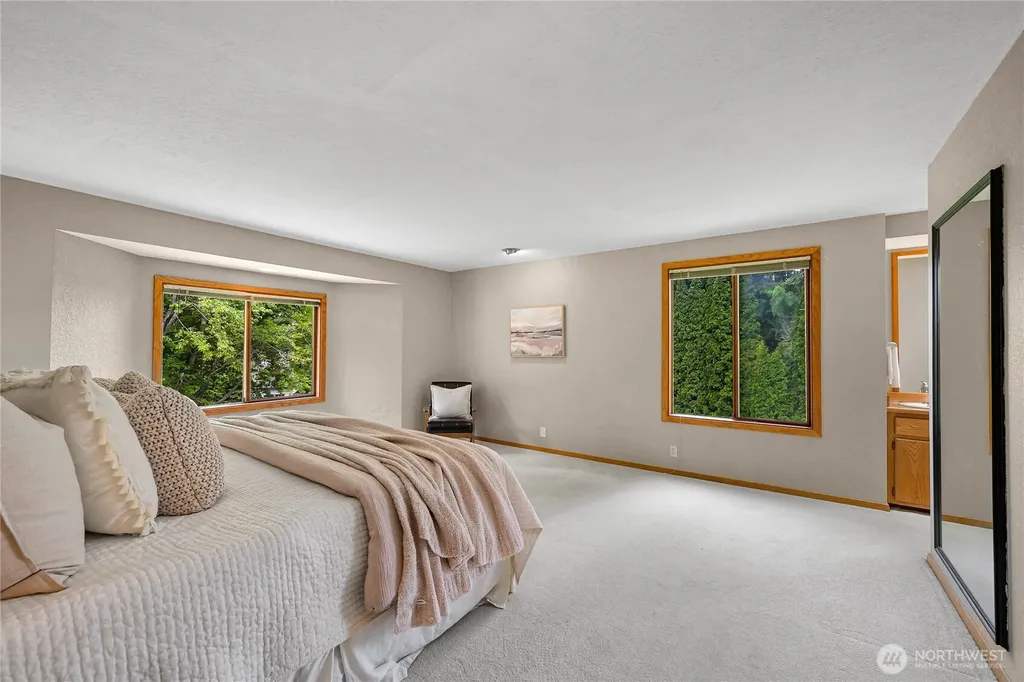 208 Hawthorn Road Bellingham WA 98225