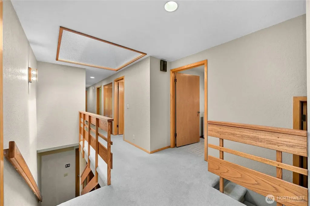 208 Hawthorn Road Bellingham WA 98225