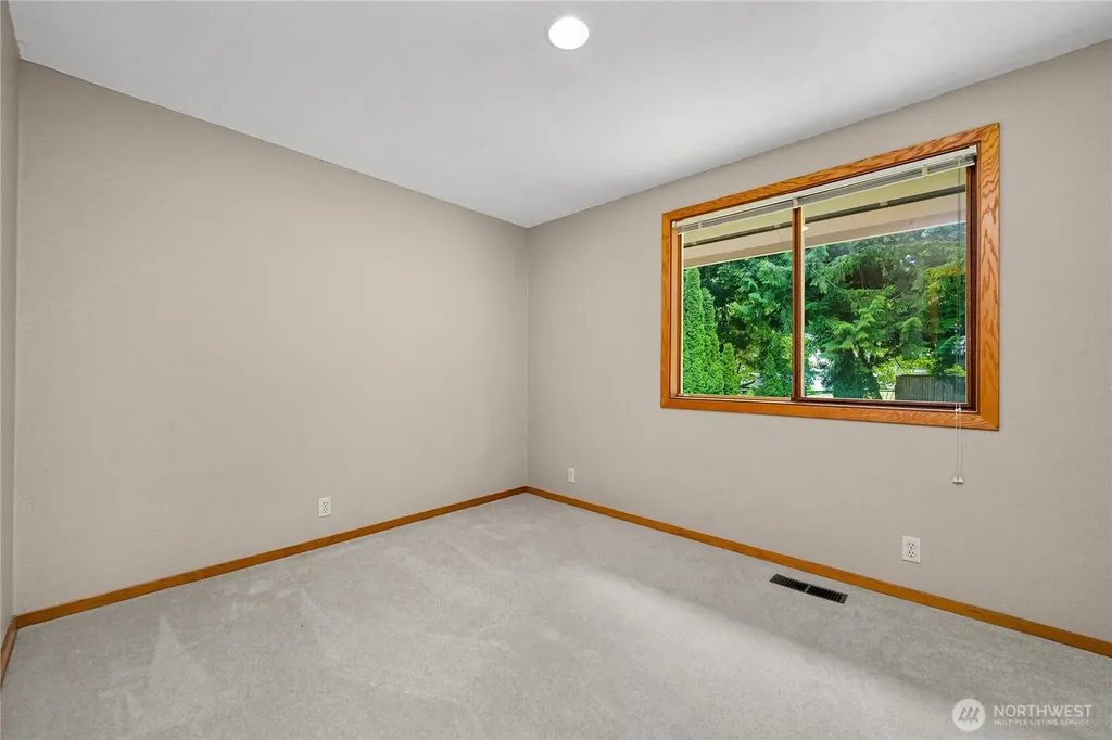 208 Hawthorn Road Bellingham WA 98225
